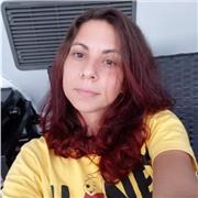 Creativa, adaptativa, profesional y amena. Amable y muy paciente.